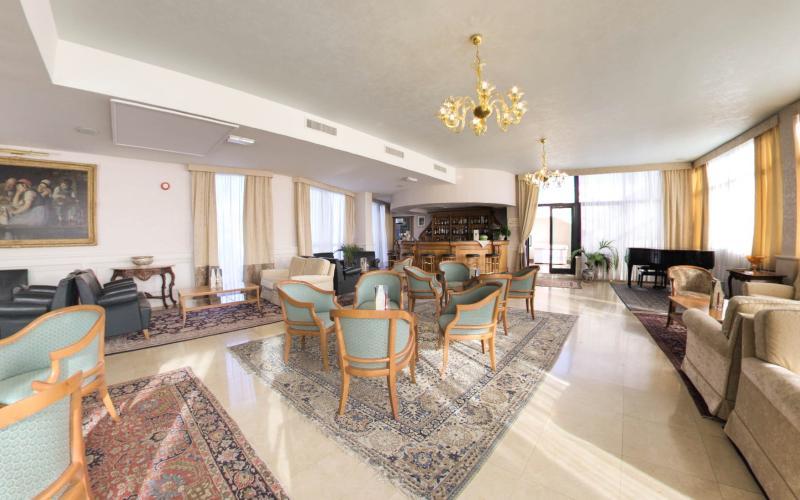 Hotel Savoy Palace Gardone Riviera Exterior foto