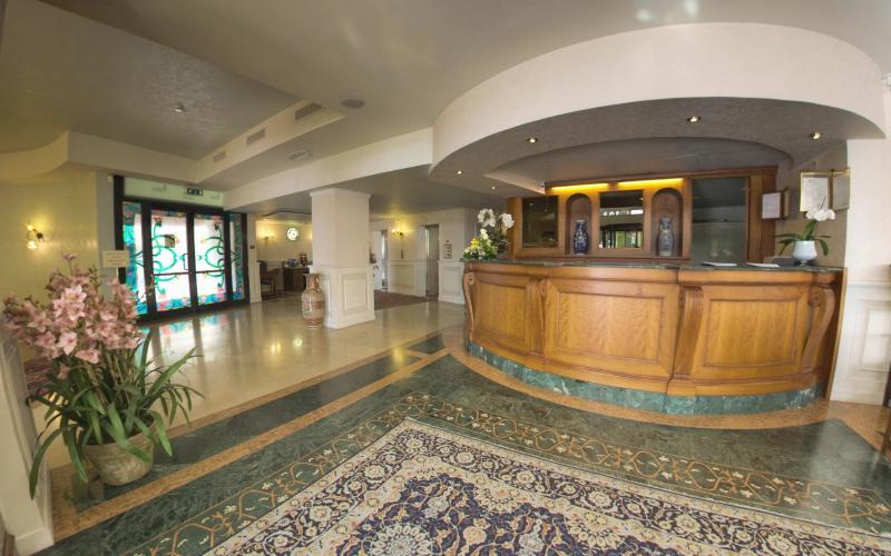 Hotel Savoy Palace Gardone Riviera Exterior foto