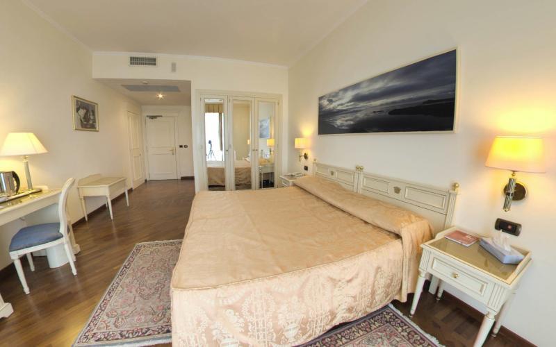 Hotel Savoy Palace Gardone Riviera Exterior foto